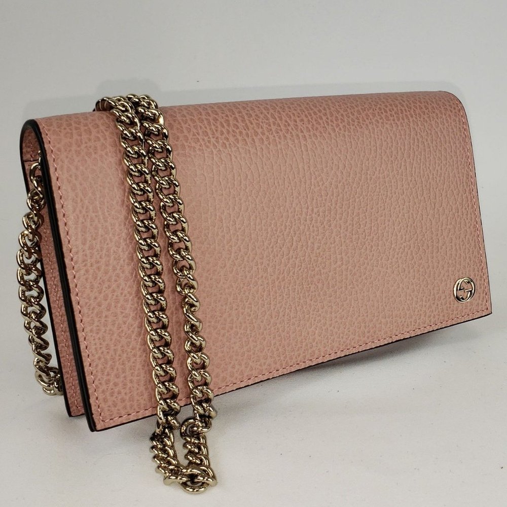 Gucci Crossbody Wallet on a Chain in Pink